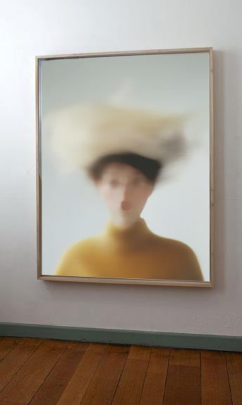 Yellow pullover, Maske-serien, diffuse portretter, minimalistisk, abstrakt